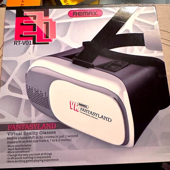VR HEADSET - Picture 1 of 2